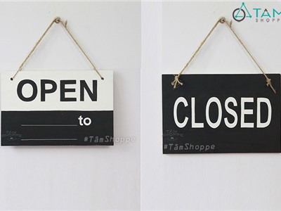 Bảng treo cửa OPEN/ CLOSED theo giờ Số 03
