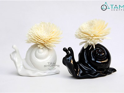 Bộ tinh dầu tự khuếch tán lọ ốc sên gốm 30ml