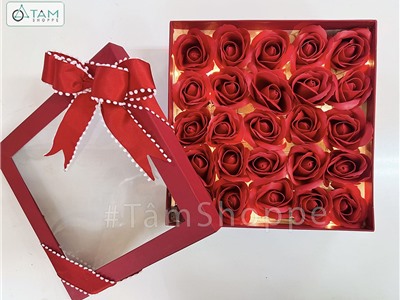 Hộp quà hoa hồng sáp có đèn Led quà tặng ấn tượng 2022