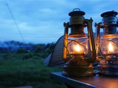 Đèn bão, đèn dầu đi bão, đèn mang sông, nét trang trí đầy hoài niệm