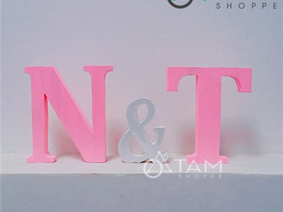Chữ gỗ trang trí đám cưới sơn màu theo yêu cầu N&T