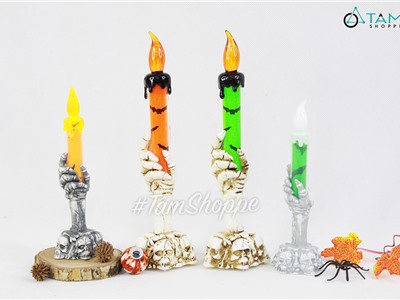 Nến điện tử bàn tay xương cầm nến sẵn pin NEN-DT-07