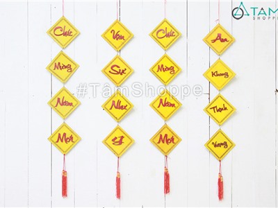 Dây treo tết gỗ vuông cạnh 10cm vàng đỏ đơn giản T-DTRT-71