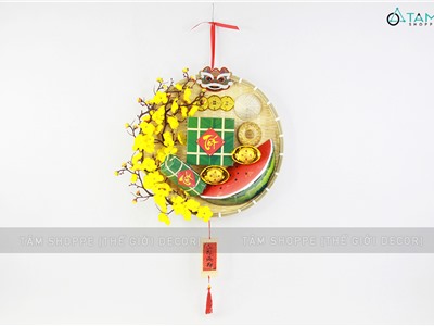 Vòng treo cửa Tết mẹt tre bánh chưng dưa hấu nửa vòng hoa ĐK40cm VTC-T-35