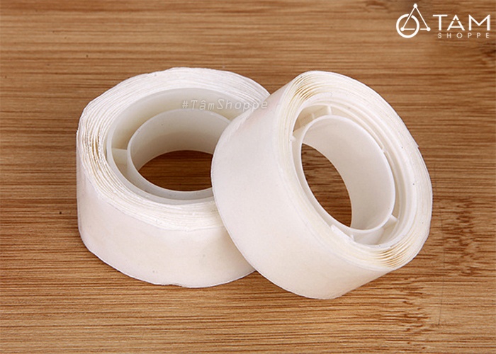 Chấm keo tròn dính bóng lên tường Chấm keo tròn dính bóng lên tường