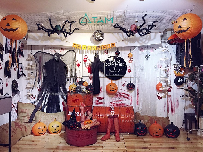 qua-bi-ngo-halloween-trang-tri-bang-nhua-cung