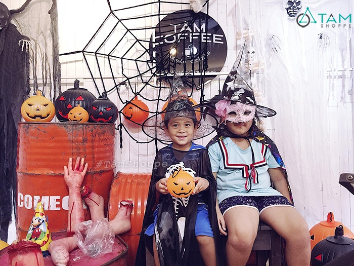qua-bi-ngo-halloween-trang-tri-bang-nhua-cung qua-bi-ngo-halloween-trang-tri-bang-nhua-cung