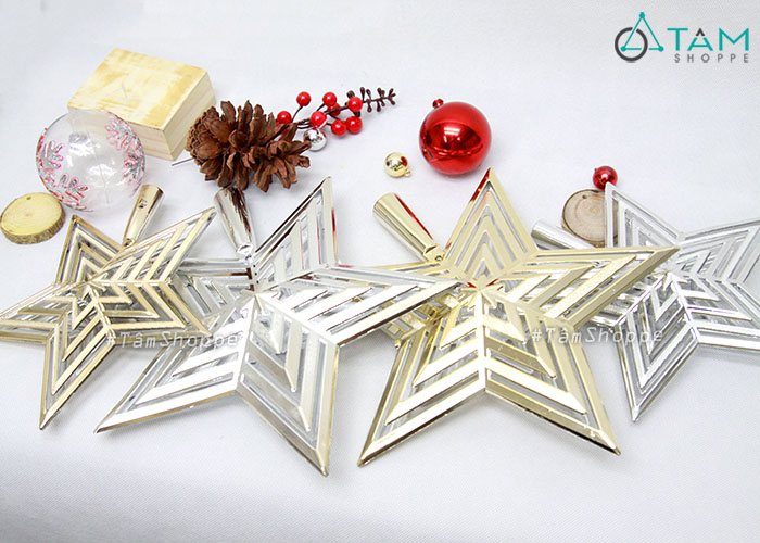ngoi-sao-rong-gan-dinh-cay-thong-noel-bang-nhua ngoi-sao-rong-gan-dinh-cay-thong-noel-bang-nhua