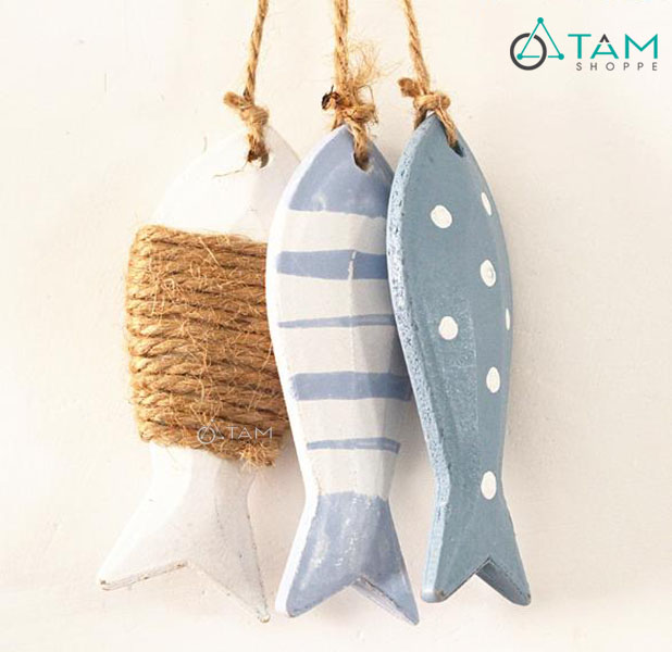 Bảng welcome treo cửa đơn giản làm điểm nhấn thú vị cho những vị khách...